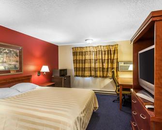 Rodeway Inn - SeaTac - Bedroom