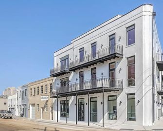 Roami at The Churchill - New Orleans - Building