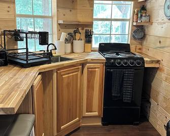 Cozy Tiny Cabin Near Leech Lake complete with Firepit + Trails - Walker - Küche