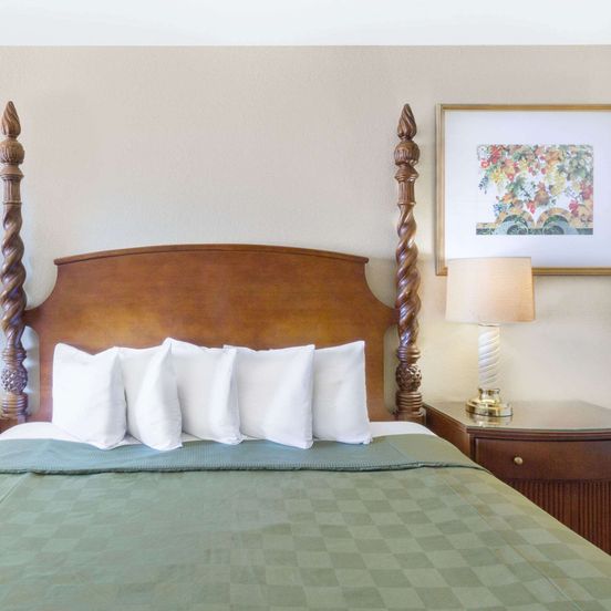 Bedroom view of Days Inn by Wyndham Kingman East