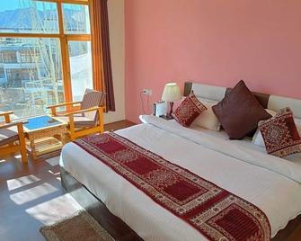 Hotel Malik Residency - Leh - Bedroom