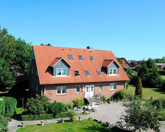 Vacation apartment/apartment for 3 guests with 45m² in Goosefeld (2351) - Eckernförde - Gebouw