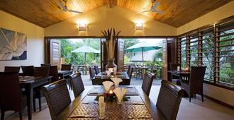 Mangoes Resort - פורט וילה - מסעדה