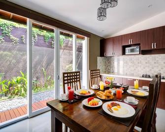 Gracia Bali Villas & Apartment Managed by Manara - Kuta - Dining room