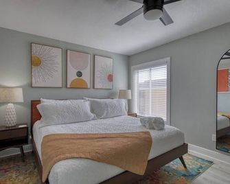 Bbc310 Renovated Beachfront Condo W/Pool - Belleair Beach - Habitación
