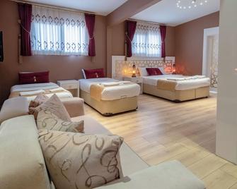 Ipek Palas Hotel - Edessa - Slaapkamer