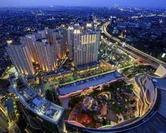 Tranquil Living Studio at Belmont Residence Puri Apartment By Travelio - Jakarta - Extérieur