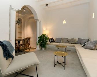 Hospedaje Pensión La Almohada - Granada - Sala de estar
