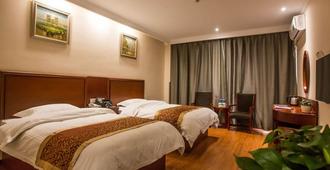Greentree Inn Zhenjiang Danyang Wanshan Park Express Hotel - Zhenjiang - Bedroom