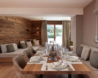 Hahnenkamm Suite Deluxe Ski-In Ski-Out - Kitzbühel - Dining room
