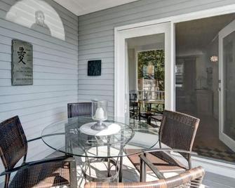 New Ac 1 Bedroom W Private Deck & Patio - Provincetown - Patio