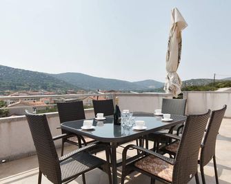 Family friendly apartment with a sea view - Marina - Balcony