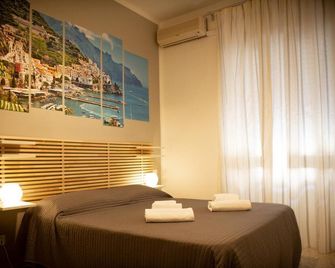 B&B Salerno Center - Salerno - Κρεβατοκάμαρα