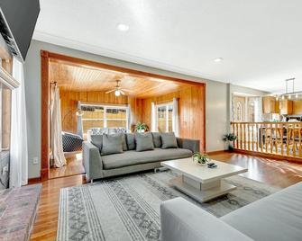 Spaciousminneapolis Suburbspaisley Parktwin Citieslakes - Chanhassen - Wohnzimmer
