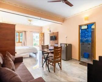 Rodrigues Residency Goa - Majorda - Їдальня