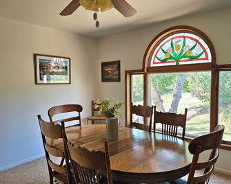 Cascade Home on the Missouri- Fishing Retreat - Cascade - Dining room