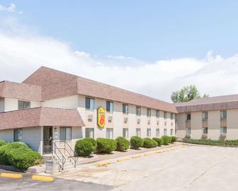 Super 8 by Wyndham Buffalo - Buffalo - Edificio