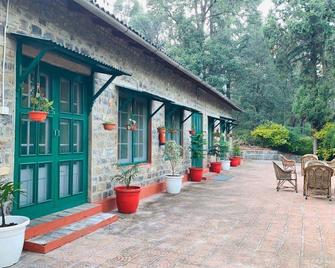 Fredy's Bungalow near Nainital - Bhimtal - Innenhof