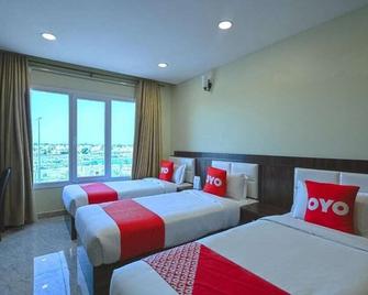 Golden Crown Hotel Al Seeb Muscat - Seeb