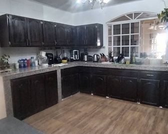 Campestre House - Hostel - Alto Boquete - Cocina