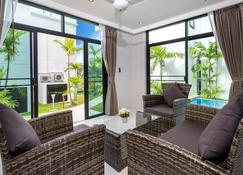 Private 360-degree luxury villa with sea views - Kamala - Living room