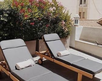 Fra Cielo e Mare Boutique Rooms - Cagliari - Binnenhof