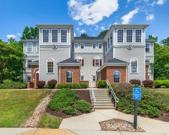 2 Bdrm~ Greensprings Resort~ Indoor/outdoor Pools, Close TO Theme Parks & More - Williamsburg - Edificio