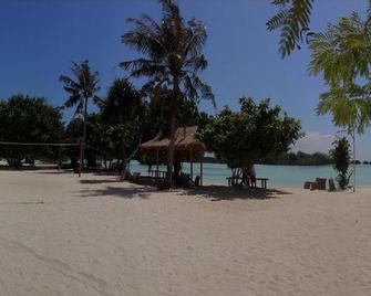 Villa V Stay Pulau Pramuka - Thousand Islands - Beach