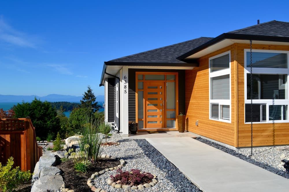 Oceanview Escape in West Sechelt | Walk to Beach, Modern & Spacious - Sechelt - Budova