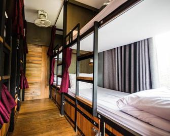 Slumber Party Hostel - Thị trấn Krabi - Phòng ngủ