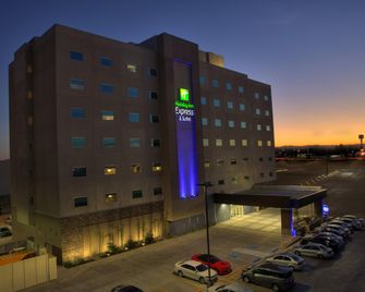 Holiday Inn Express & Suites Mexicali by IHG - מחיקלי - בניין