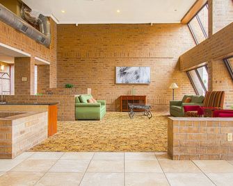 Tulsa Square Hotel Central, I-44 By OYO - Tulsa - Lobby