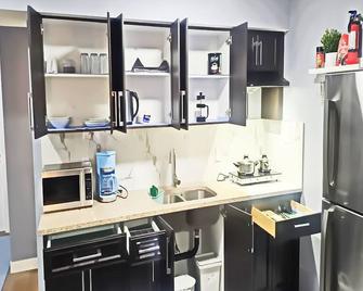 Beautiful, cozy and comfy suite. - Airdrie - Kitchen