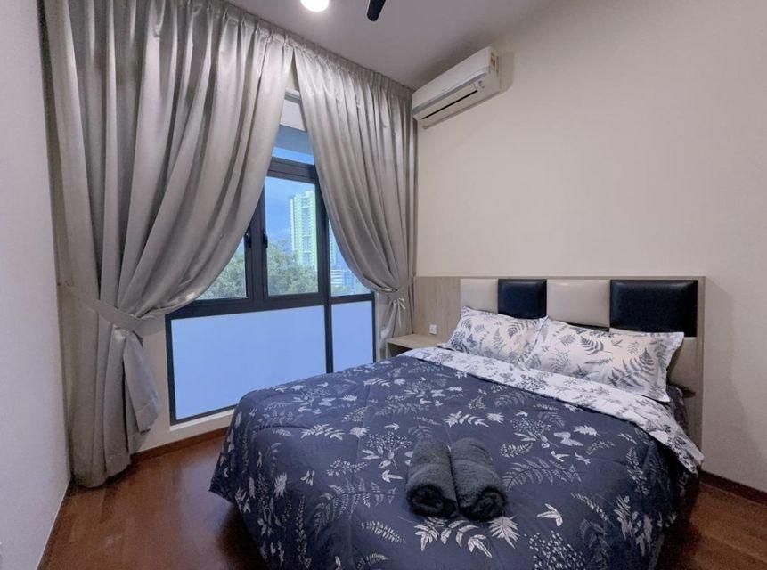 Gyden Staycation #crescent Bay Suite Near Mid Valley Megamall