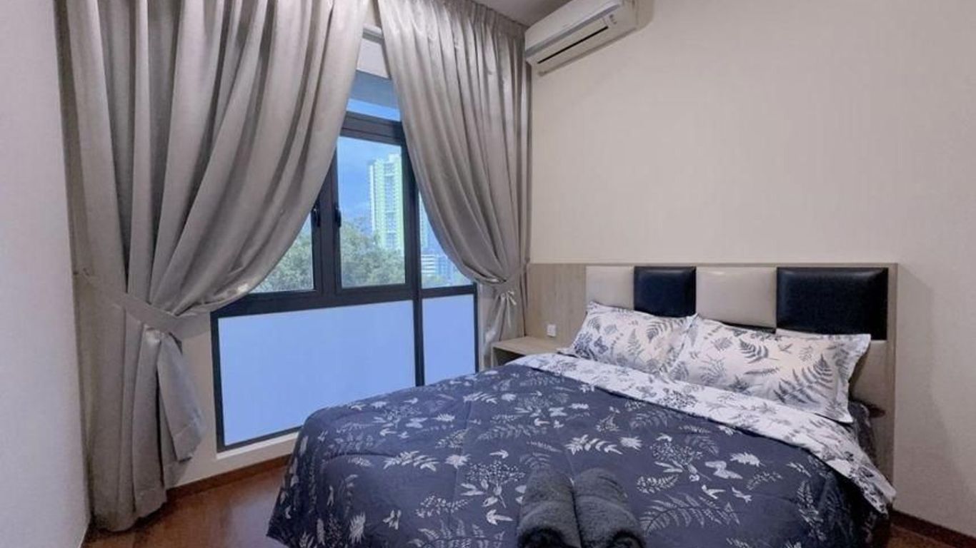Gyden Staycation #crescent Bay Suite Near Mid Valley Megamall