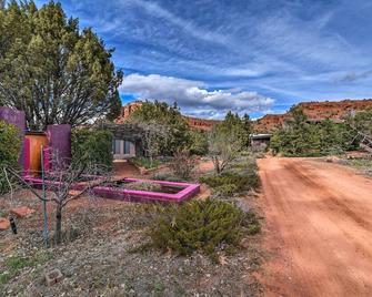 Private Patio and Red Rock Views Sedona Apt! - Sedona
