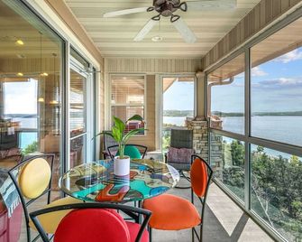 Table Rock Lake Front Penthouse Condo -Elevator- Incredible Views - C7 - Hollister - Balcony