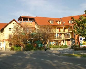 Pension Union - Bled - Building