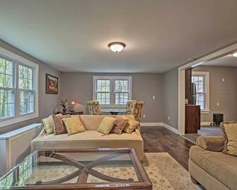 Beautiful Lenox Home, 3 Mi to Shakespeare and Co! - Lenox - Sufragerie