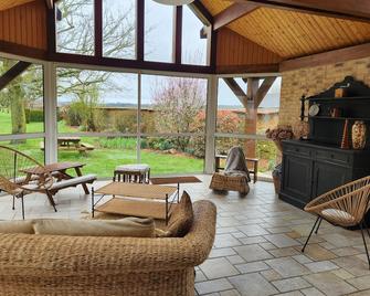 The Norman Vexin getaway - Typical Norman country house - Jacuzzi - Lyons-la-Forêt - Salon