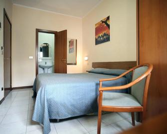 Hotel Cristal - בארי - חדר שינה