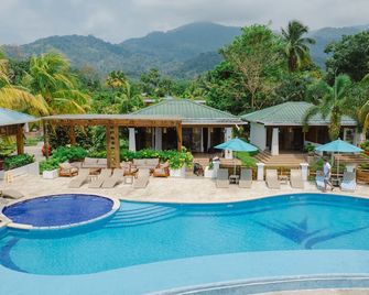 Paraiso Rainforest and Beach Hotel - Omoa - Piscina