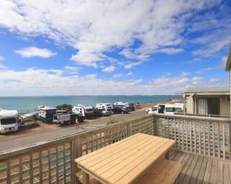 Sea Vu Caravan Park - Robe - Balcony