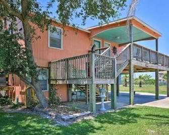 'Reel Catch' 5 Minutes From Beach & Fishing Center! - Port O'Connor - Edificio