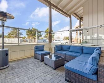 Edgewater Inn and Suites, an Ascend Collection Hotel - Coos Bay - Басейн