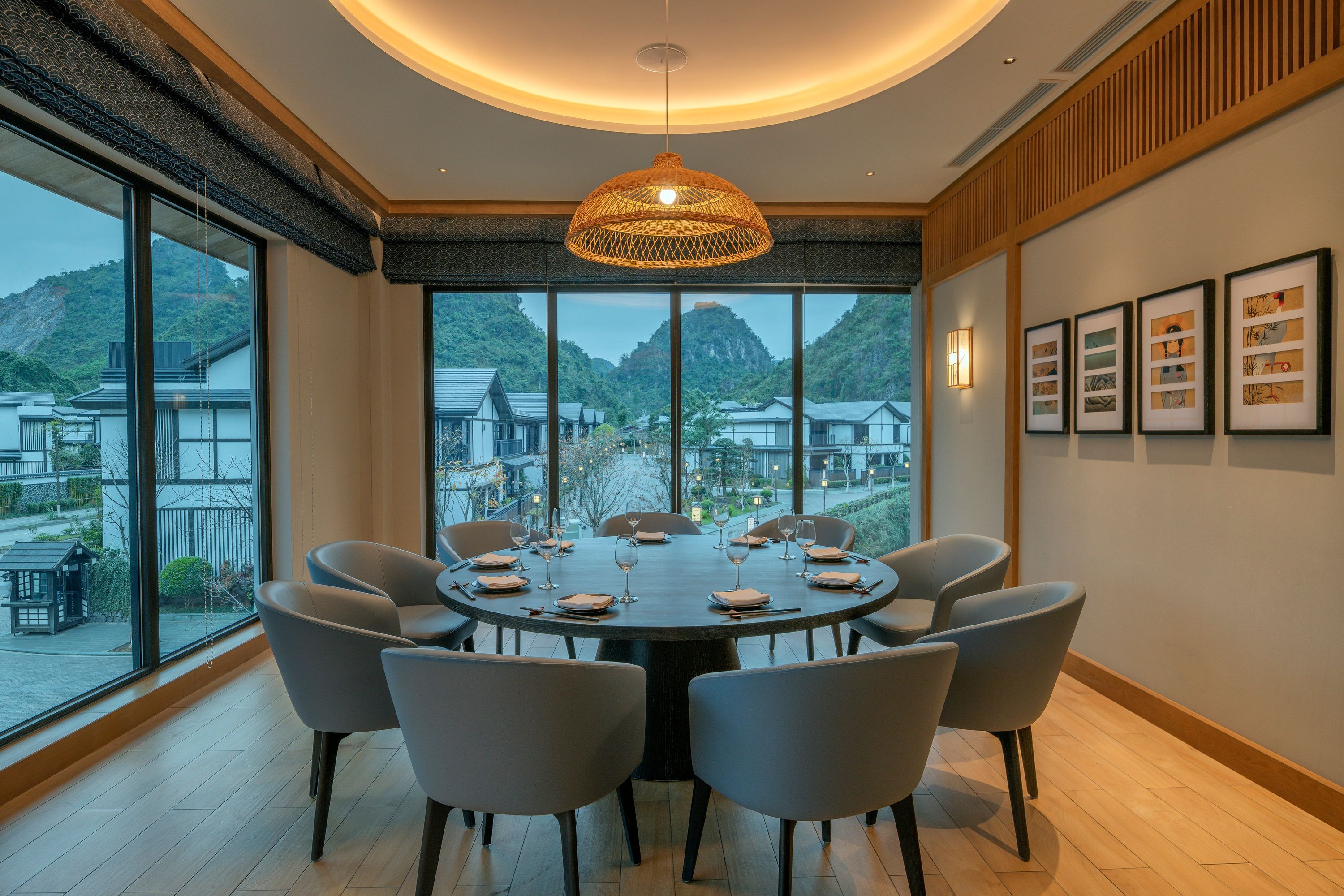 Hilton Quang Hanh Onsen Resort - ها لونغ - مطعم