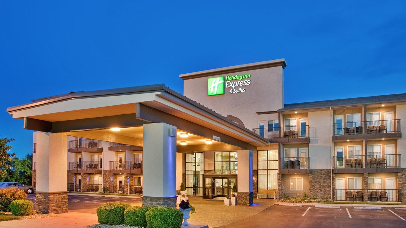 Holiday Inn Express & Suites Branson 76 Central