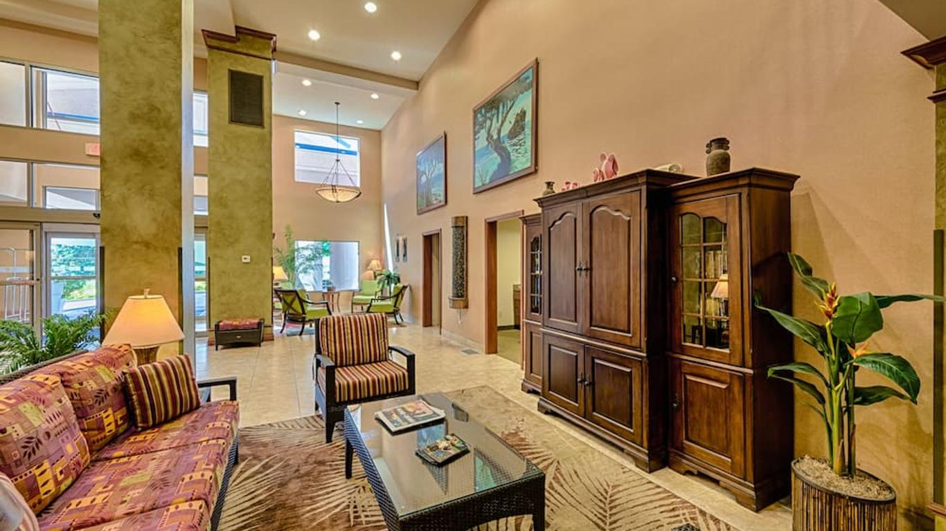 Triple Play Resort Hotel & Suites