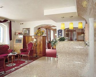 Hotel Olympia - Molveno - Lobby
