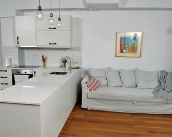 Eutuxia Sea&Mountain Apartment - Tsoutsouros - Tsoutsouros - Kitchen